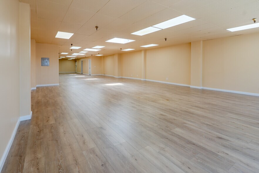 More Photos Of 328 7th St, Oakland Storefront Retail Office For Lease