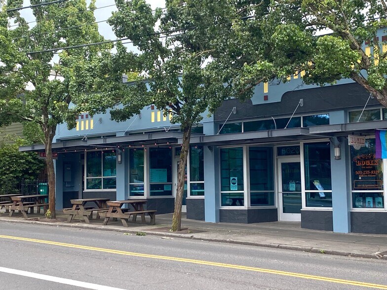 More Photos Of 5008-5026 SE Division St, Portland Storefront For Sale