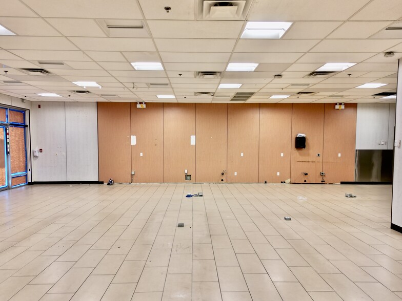 More Photos Of 3380 David Ave, Coquitlam Unknown For Lease