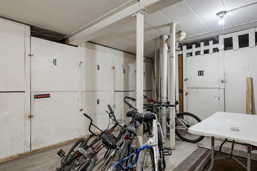 More Photos Of 409 S Maple Ave, Oak Park Apartments For Sale