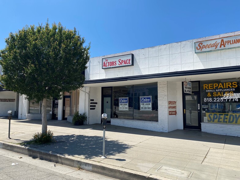 Primary Photo Of 22741-22747 Ventura Blvd, Woodland Hills Storefront For Lease