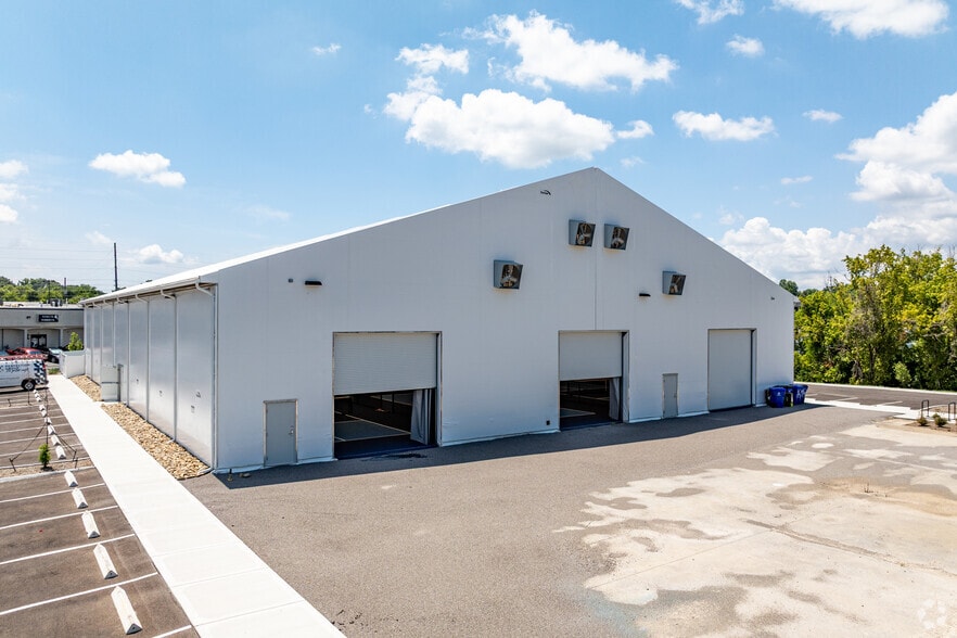 More Photos Of 10001 Kingston Pike, Knoxville Specialty For Lease