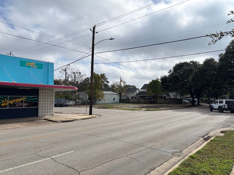 More Photos Of 1444-1446 Yale St, Houston Land For Sale