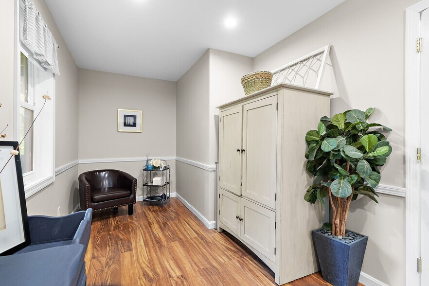 More Photos Of 345 Boston Post Rd, Sudbury Office For Lease