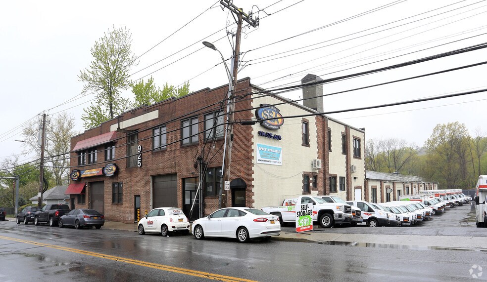 Primary Photo Of 925 Saw Mill River Rd, Yonkers Manufacturing For Lease