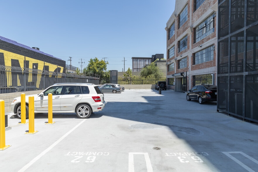 More Photos Of 691 Mill St, Los Angeles Apartments For Lease
