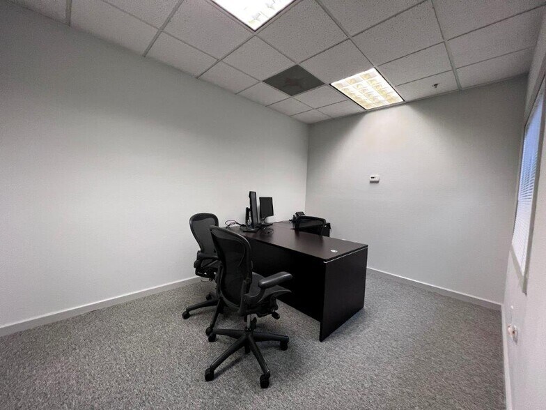 More Photos Of 415 Knollcrest Dr, Redding Office For Sale