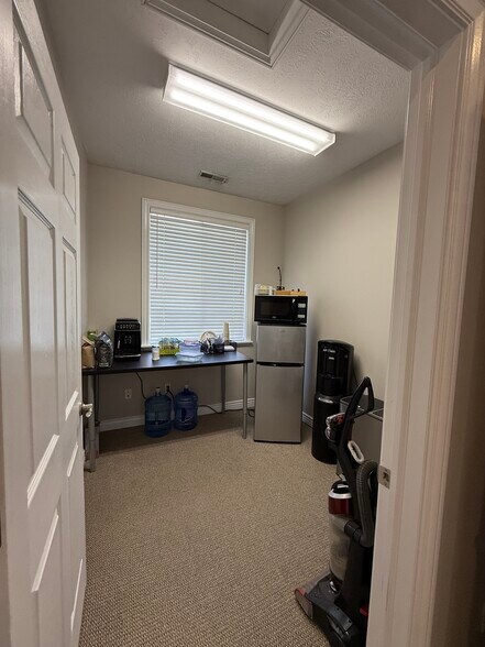 More Photos Of 1106 E South Union Ave, Midvale Office For Sale