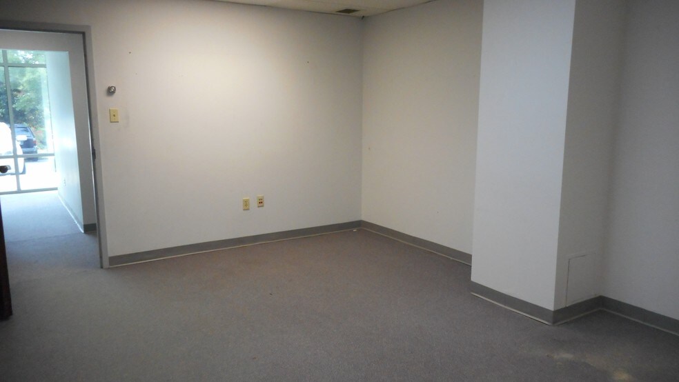 More Photos Of 2504 Mccain Blvd, North Little Rock Office For Lease