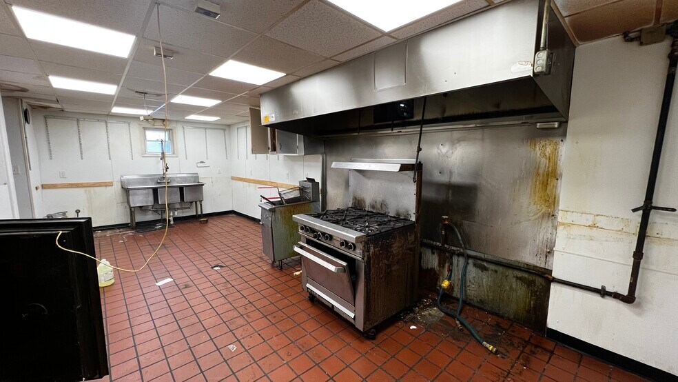 More Photos Of 1708 Washington Blvd, Easton Restaurant For Lease