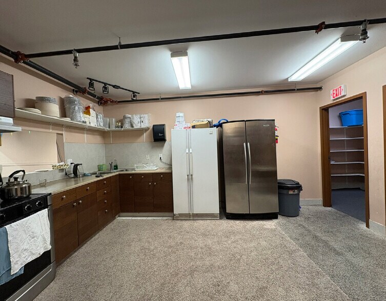 More Photos Of 11211 180 St NW, Edmonton Flex For Sale