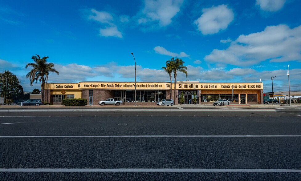 More Photos Of 1701 S State College Blvd, Anaheim Manufacturing For Sale