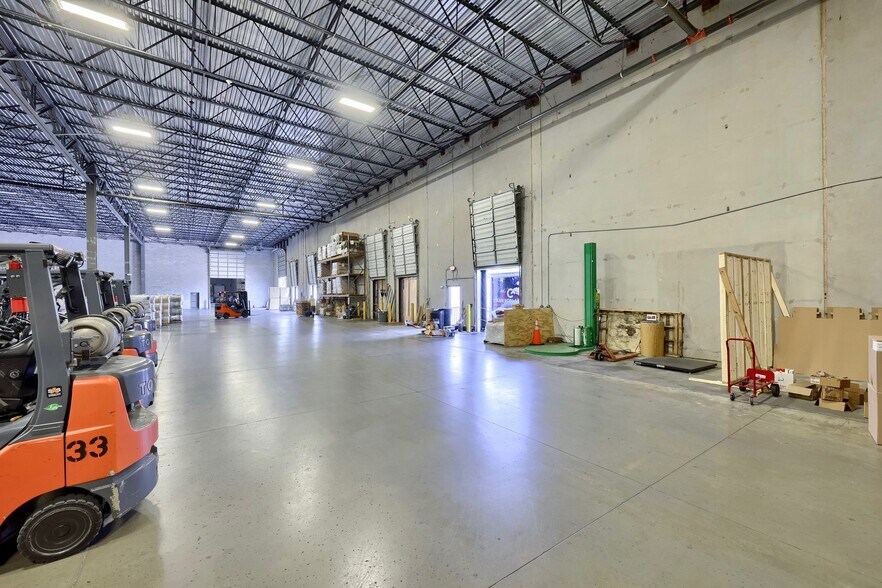 More Photos Of 22 Blackhawk Ln, Elizabethtown Distribution For Sale