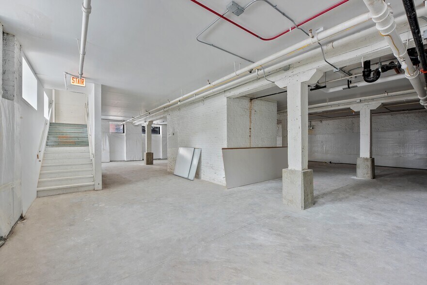 More Photos Of 303 W Institute Pl, Chicago Medical For Lease