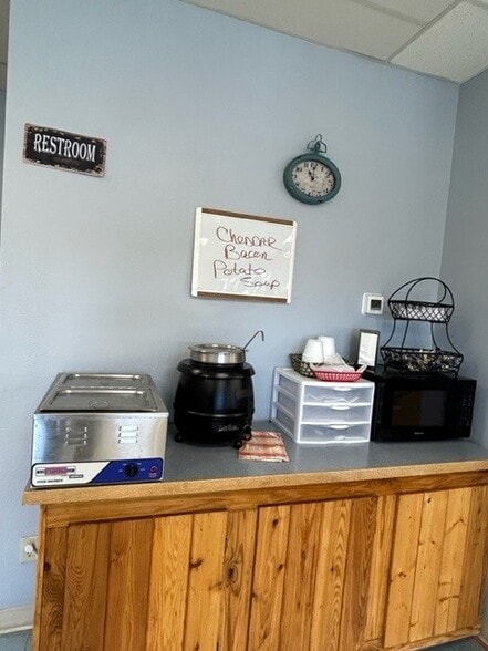 More Photos Of 5330 York Rd, Helena Convenience Store For Sale