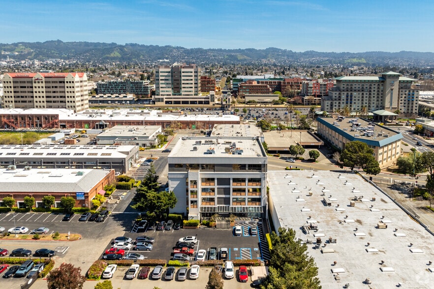 More Photos Of 5901 Christie Ave, Emeryville Office For Lease