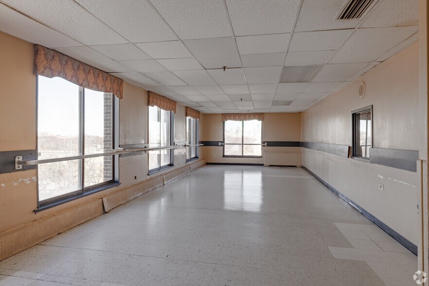 More Photos Of 3311 S Michigan Ave, Chicago Skilled Nursing Facility For Sale