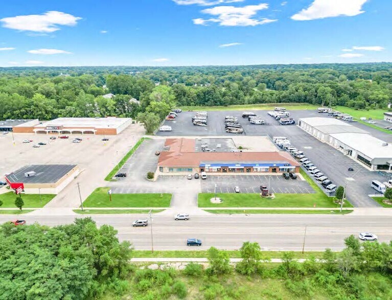 More Photos Of 5520-5528 Division Ave S, Kentwood Storefront For Lease