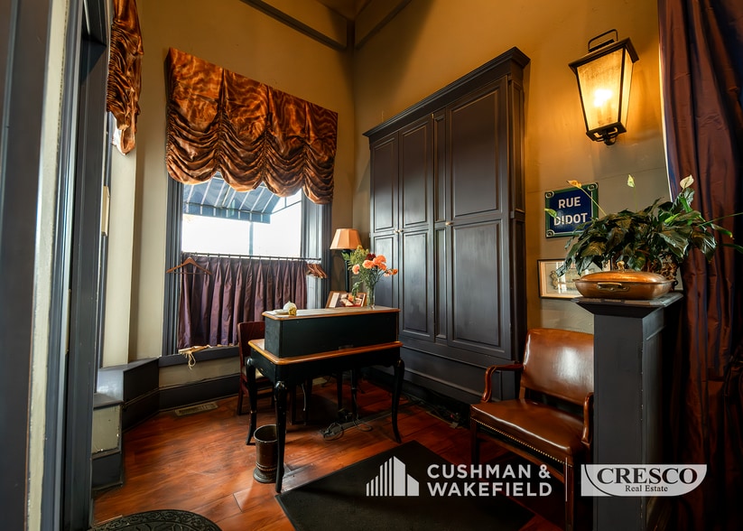 More Photos Of 13111-13125 Shaker Blvd, Cleveland Unknown For Lease