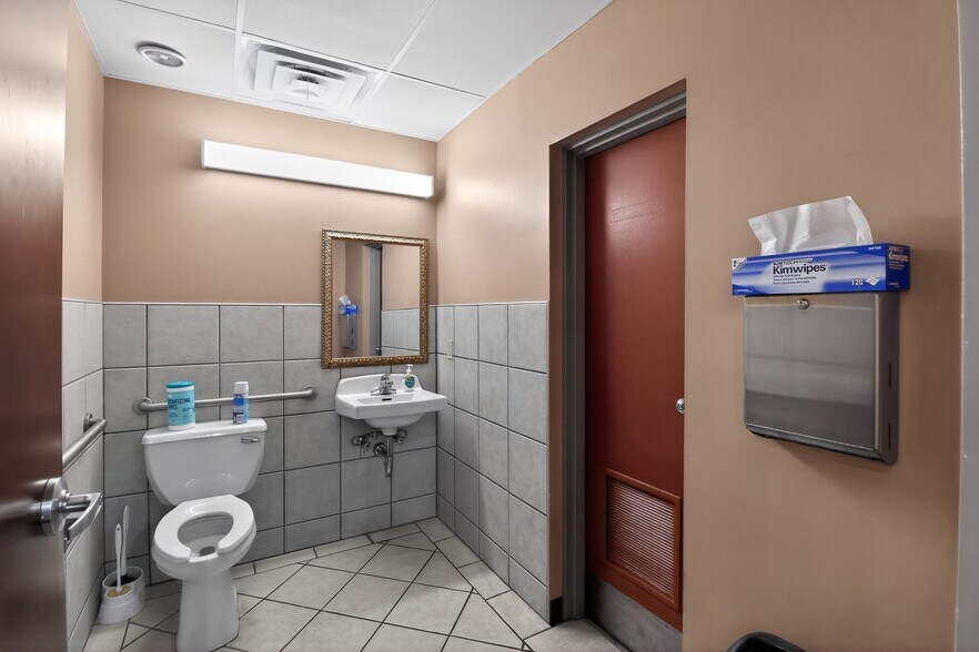 More Photos Of 2620 E 165th St, Hammond Warehouse For Sale