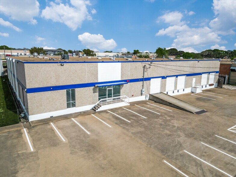 More Photos Of 11232 Leo Ln, Dallas Warehouse For Lease