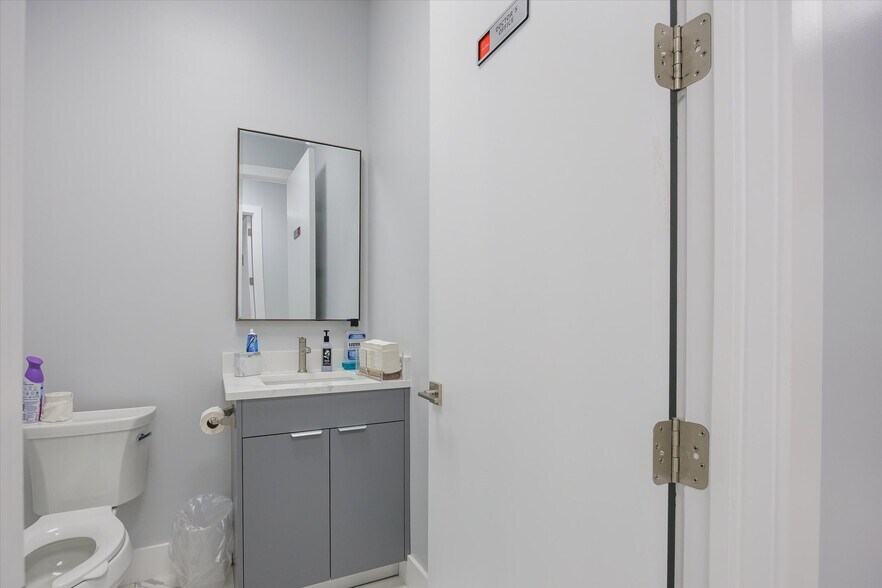 More Photos Of 22904 Lyden Dr, Estero Medical For Sale