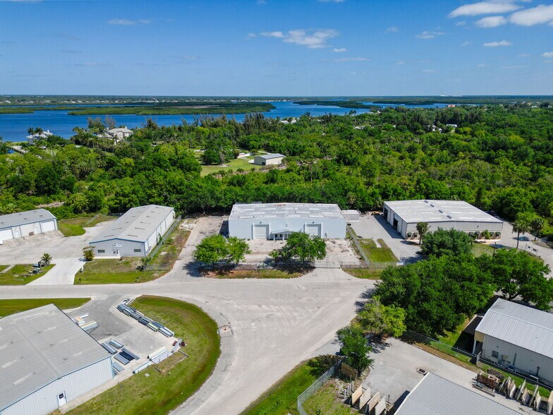 More Photos Of 5524 Independence Ct, Punta Gorda Warehouse For Sale