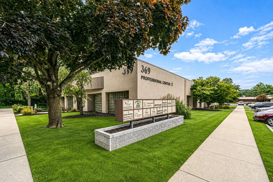 More Photos Of 369 E Main St, East Islip Medical For Sale