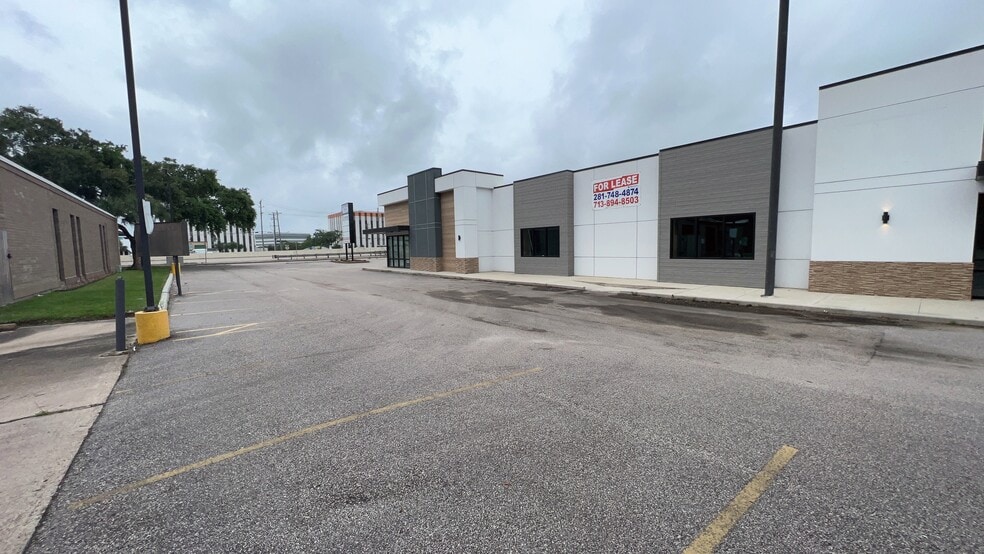 More Photos Of 1199 Nasa Pky, Houston Restaurant For Lease
