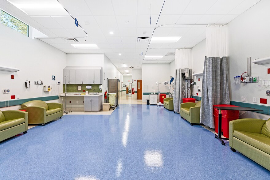 More Photos Of 1330 S Missouri Ave, Clearwater Medical For Sale