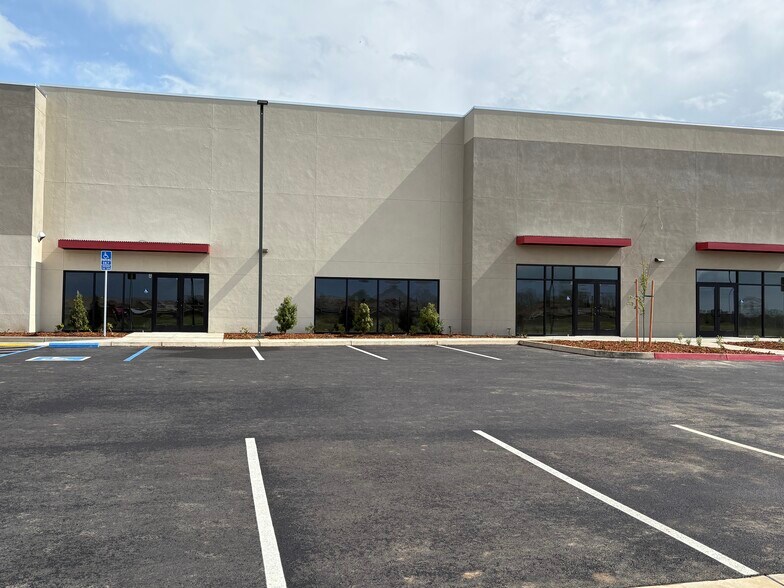 More Photos Of 11060 Mather blvd, Rancho Cordova Warehouse For Lease