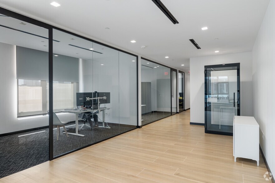 More Photos Of 218 NW 24th St, Miami Office Residential For Lease