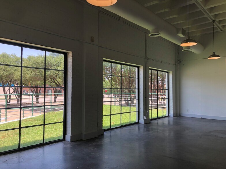 More Photos Of 3800 Main St, Dallas Office For Lease