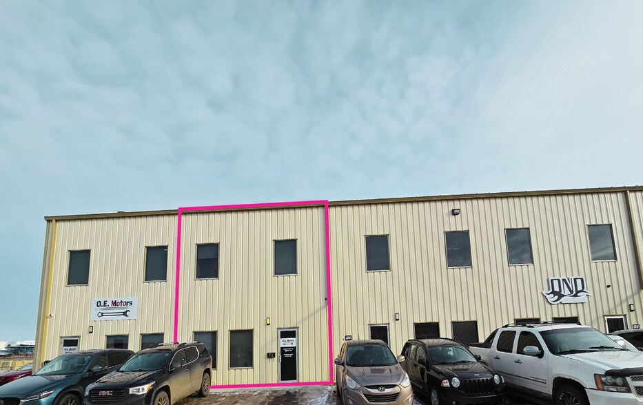 Primary Photo Of 7611 Sparrow Dr, Leduc Light Manufacturing For Sale