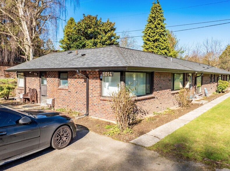 Primary Photo Of 1014 SW 154th St, Burien Apartments For Sale