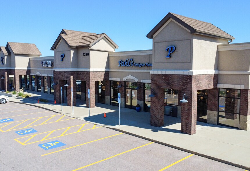 More Photos Of 2320 S Marion Rd, Sioux Falls Health Club For Lease