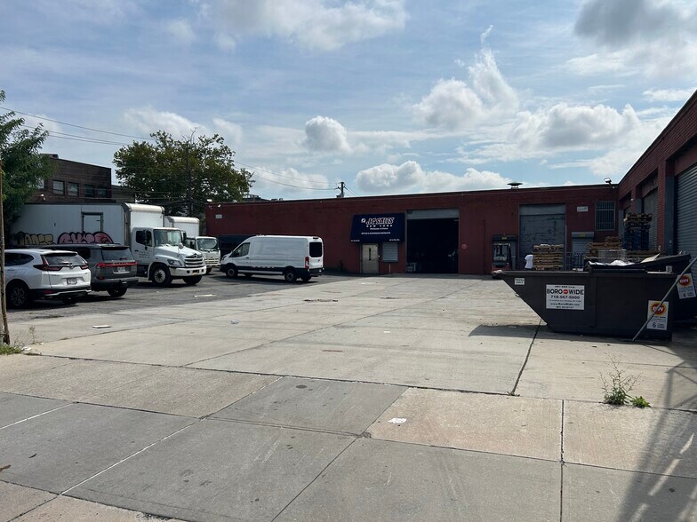 More Photos Of 54-35 46th St, Maspeth Warehouse For Lease