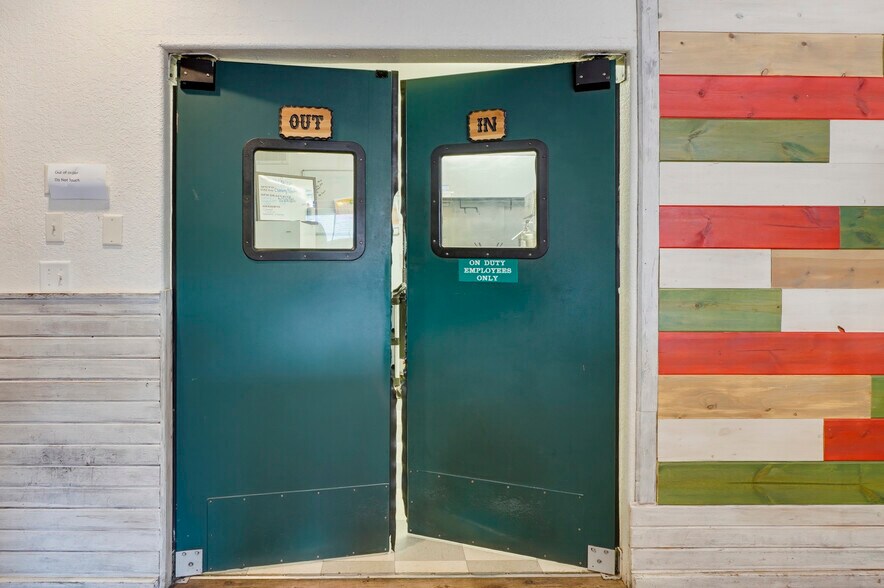 More Photos Of 158 Museum Dr, Hill City Restaurant For Sale