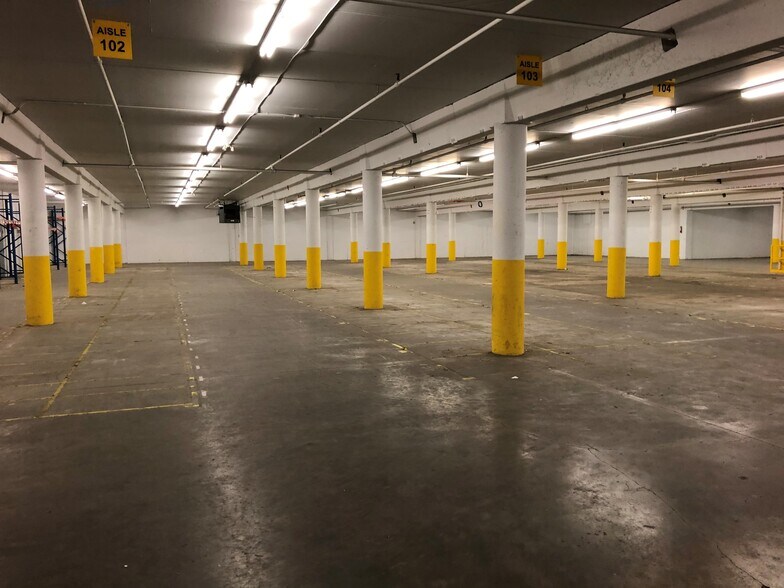 More Photos Of 1171 William St, Vancouver Warehouse For Lease