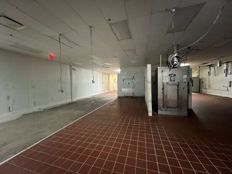 More Photos Of 4 Pin Oak Dr, Branford Industrial For Lease