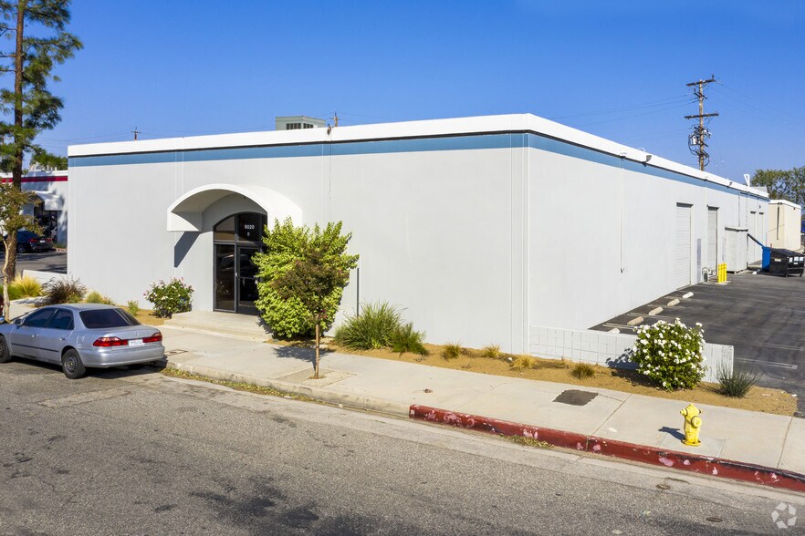 More Photos Of 21110-21129 Osborne St, Canoga Park Unknown For Lease