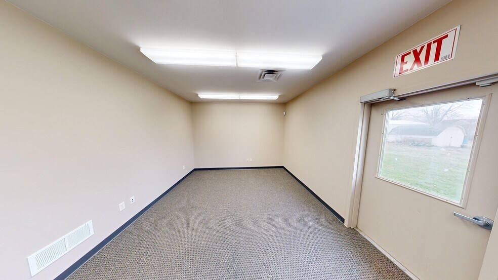 More Photos Of 408 E Washington St, Butler Medical For Lease