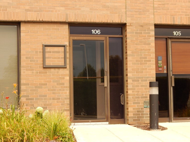 More Photos Of 4260 Westbrook Dr, Aurora Loft Creative Space For Lease