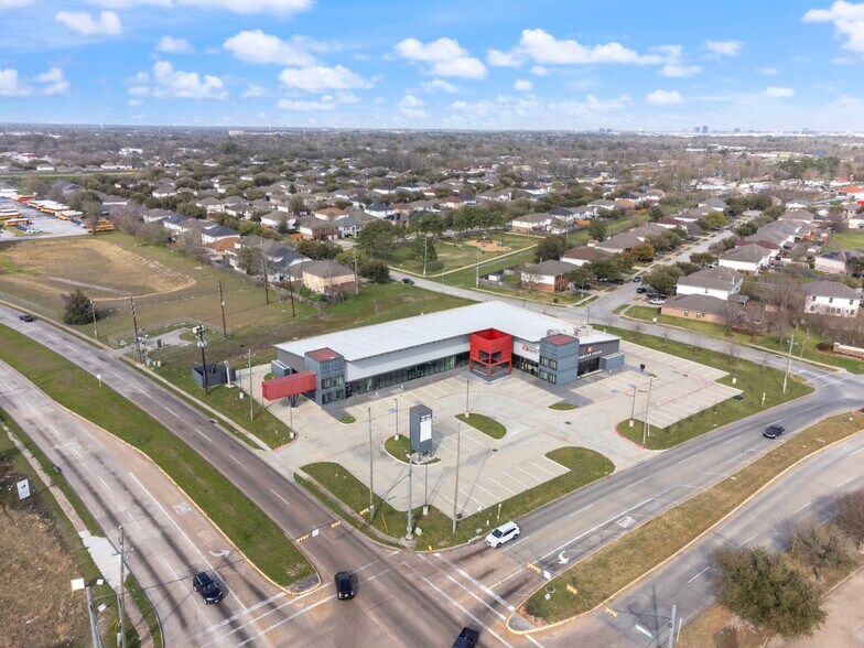 More Photos Of 9802 Antoine Dr, Houston Storefront Retail Office For Lease