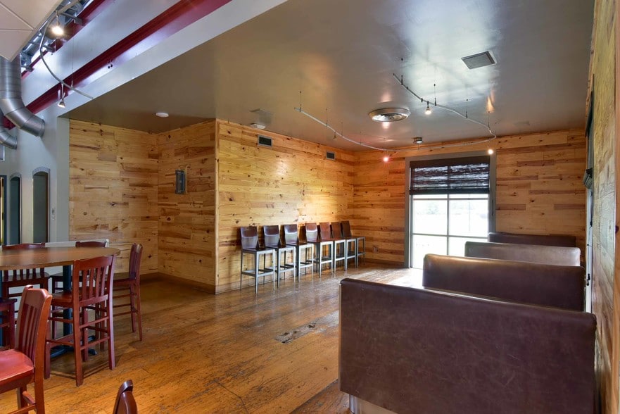 More Photos Of 2807 Meredyth Dr, Albany Restaurant For Sale