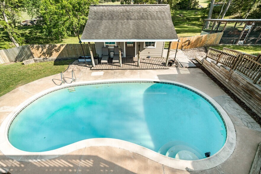 More Photos Of 2355 Jackson League Cir, Brenham Lodge Meeting Hall For Sale