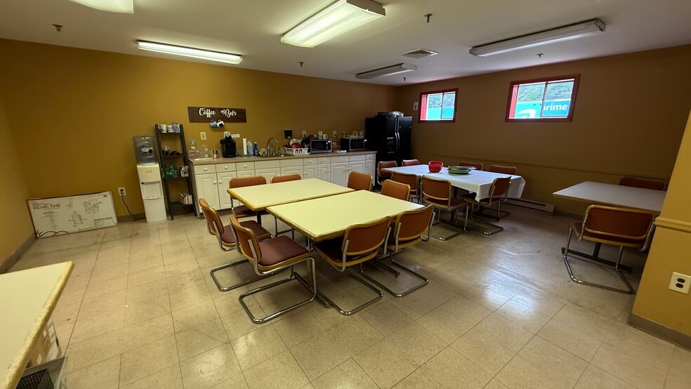 More Photos Of 125-155 Howard St, Phillipsburg Unknown For Lease