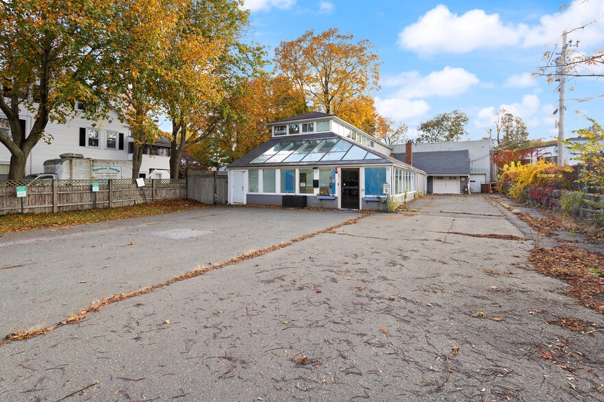 More Photos Of 430 Maple St, Danvers Freestanding For Lease