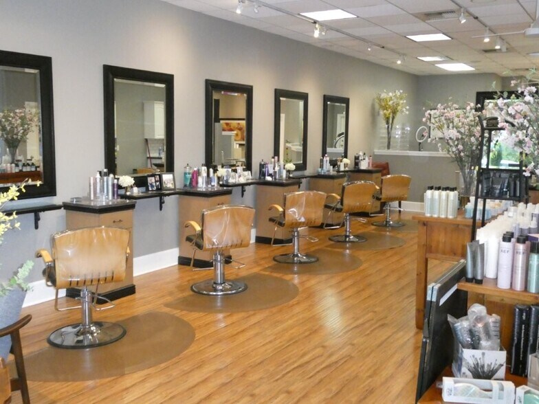 More Photos Of 1101 Foothill Blvd, La Cañada Flintridge Storefront For Lease