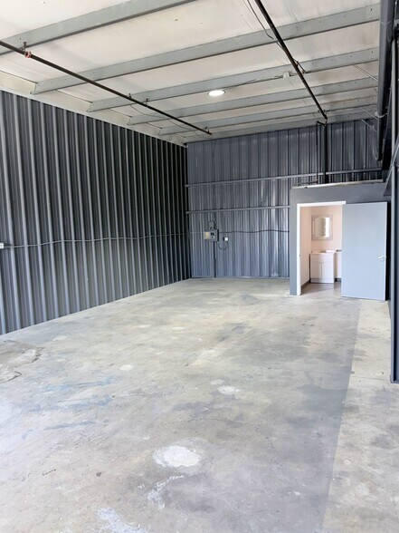 More Photos Of 10027 Harmon Rd, Fort Worth Unknown For Lease